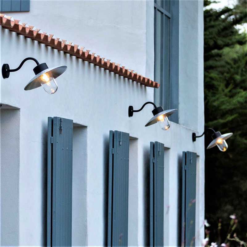 grüne Hofleuchte klassisch